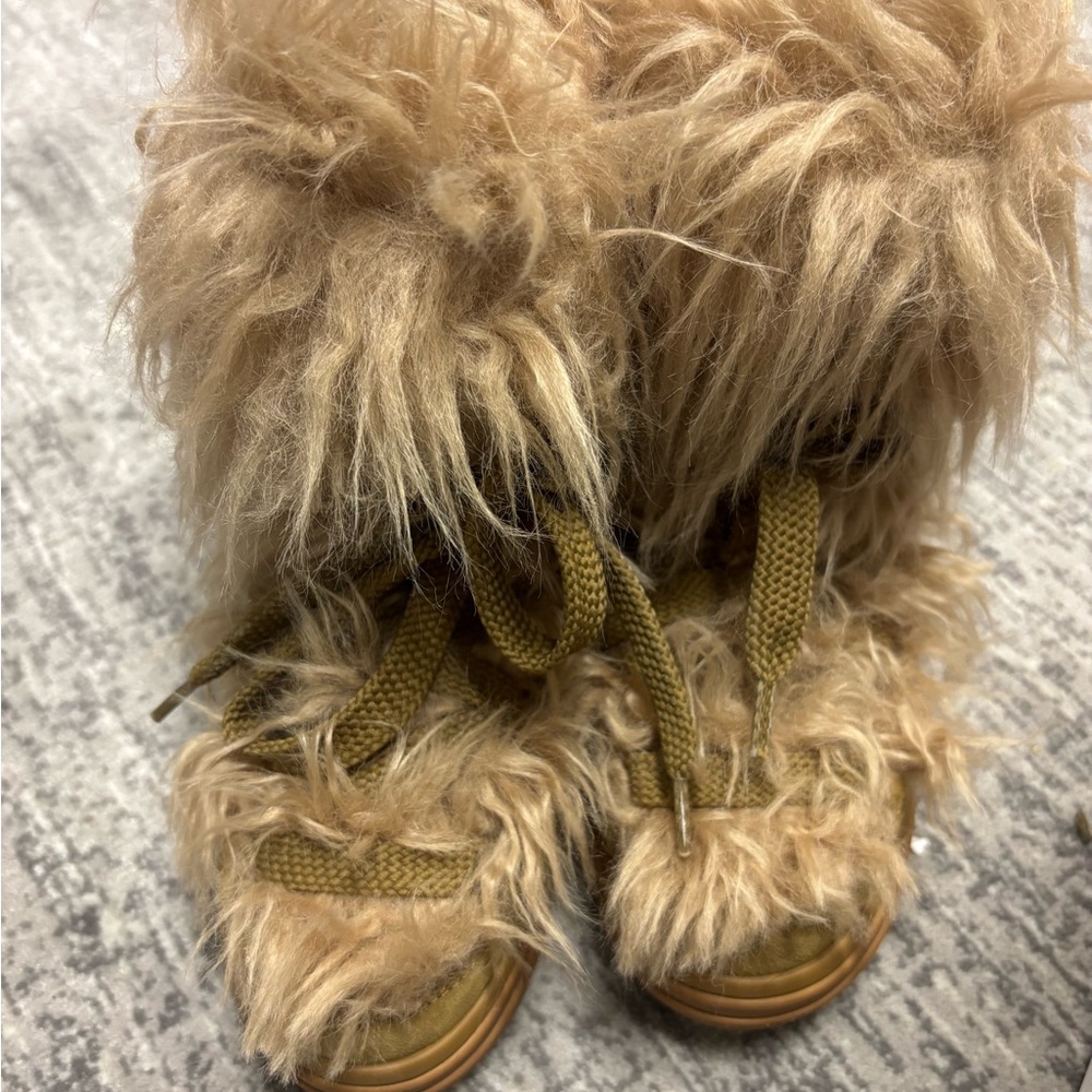 Moncler boots